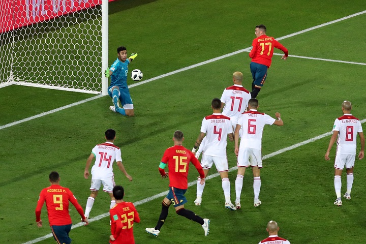 إسبانيا تفلت من الخسارة أمام المغرب وتلاقي روسيا بدور الـ 16